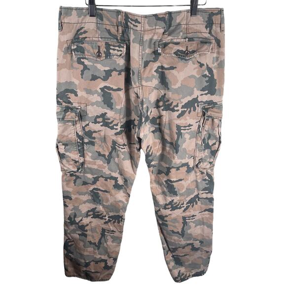 Levis Pants Mens 38x32 Brown Cargo Camouflage Tactical Utility Outdoors Military - Picture 2 of 14